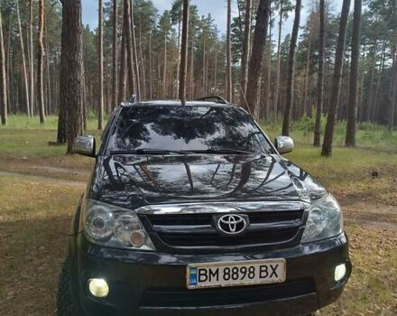 Тойота Фортунер 2005 у Лебедине на Automoto.ua Чорний Тойота Фортунер, об'ємом двигуна 4 л та пробігом 232 тис. км за 11700 $, фото 1 на Automoto.ua