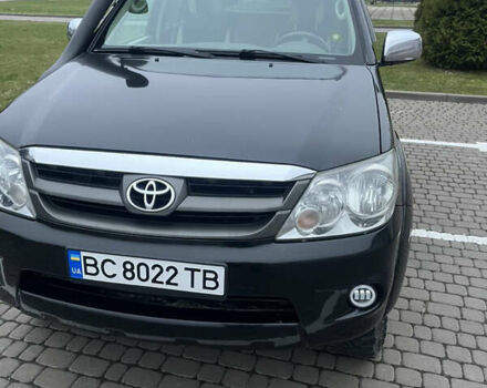 Черный Тойота Фортунер, объемом двигателя 2.7 л и пробегом 351 тыс. км за 12700 $, фото 1 на Automoto.ua