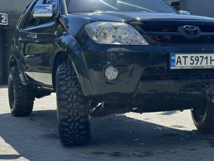 Черный Тойота Фортунер, объемом двигателя 4 л и пробегом 261 тыс. км за 19000 $, фото 1 на Automoto.ua
