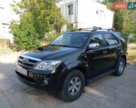 Черный Тойота Фортунер, объемом двигателя 2.98 л и пробегом 280 тыс. км за 11500 $, фото 1 на Automoto.ua
