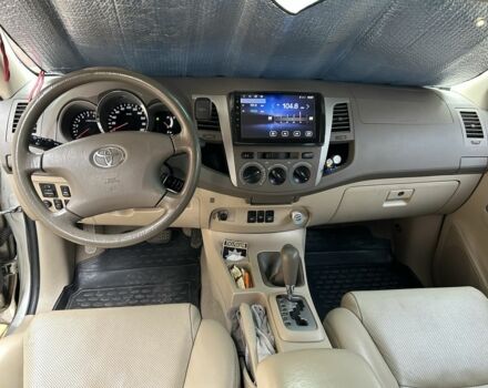 Сірий Тойота Фортунер, об'ємом двигуна 4 л та пробігом 122 тис. км за 14991 $, фото 5 на Automoto.ua