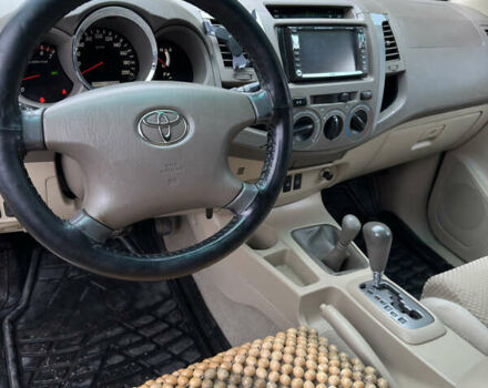 Сірий Тойота Фортунер, об'ємом двигуна 4 л та пробігом 369 тис. км за 9999 $, фото 18 на Automoto.ua
