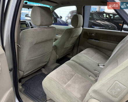 Серый Тойота Фортунер, объемом двигателя 4 л и пробегом 177 тыс. км за 11900 $, фото 19 на Automoto.ua