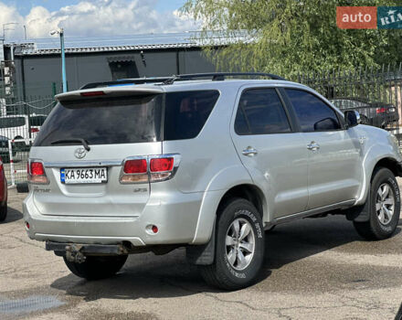 Серый Тойота Фортунер, объемом двигателя 3.96 л и пробегом 310 тыс. км за 8900 $, фото 4 на Automoto.ua