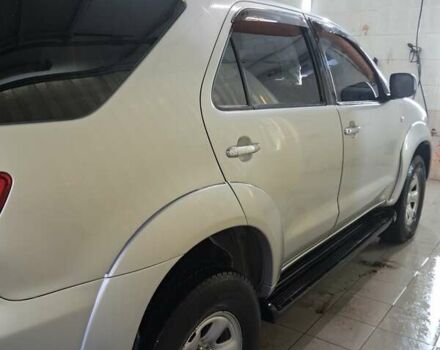 Сірий Тойота Фортунер, об'ємом двигуна 2.69 л та пробігом 360 тис. км за 8500 $, фото 4 на Automoto.ua