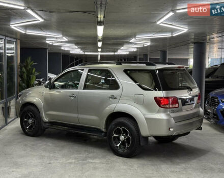 Серый Тойота Фортунер, объемом двигателя 4 л и пробегом 177 тыс. км за 11900 $, фото 8 на Automoto.ua