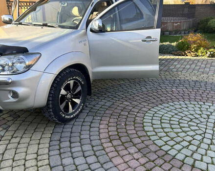 Серый Тойота Фортунер, объемом двигателя 3.96 л и пробегом 217 тыс. км за 14535 $, фото 1 на Automoto.ua