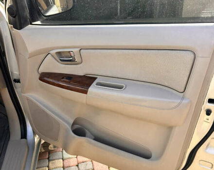 Серый Тойота Фортунер, объемом двигателя 3.96 л и пробегом 217 тыс. км за 14535 $, фото 17 на Automoto.ua