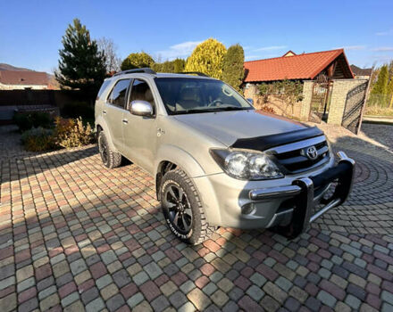 Серый Тойота Фортунер, объемом двигателя 3.96 л и пробегом 217 тыс. км за 14535 $, фото 7 на Automoto.ua