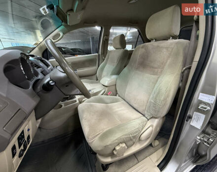 Серый Тойота Фортунер, объемом двигателя 4 л и пробегом 177 тыс. км за 11900 $, фото 16 на Automoto.ua