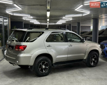 Серый Тойота Фортунер, объемом двигателя 4 л и пробегом 177 тыс. км за 11900 $, фото 12 на Automoto.ua