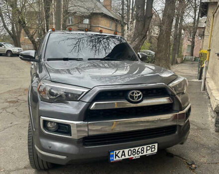 Серый Тойота Фортунер, объемом двигателя 4 л и пробегом 200 тыс. км за 30000 $, фото 1 на Automoto.ua