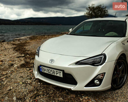 Белый Тойота ГТ 86, объемом двигателя 2 л и пробегом 75 тыс. км за 14500 $, фото 2 на Automoto.ua