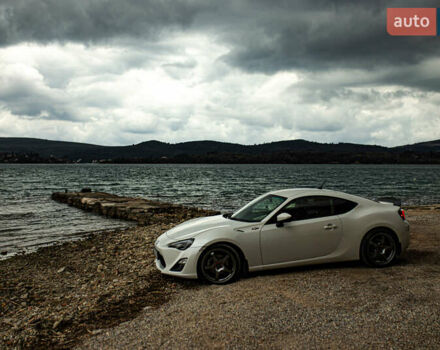 Белый Тойота ГТ 86, объемом двигателя 2 л и пробегом 75 тыс. км за 14500 $, фото 4 на Automoto.ua