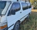 Белый Тойота Хиасе, объемом двигателя 2 л и пробегом 500 тыс. км за 900 $, фото 4 на Automoto.ua