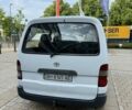 Білий Тойота Хіасє, об'ємом двигуна 2.4 л та пробігом 330 тис. км за 4200 $, фото 4 на Automoto.ua