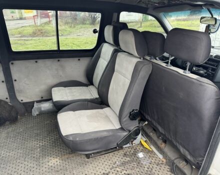 Білий Тойота Хіасє, об'ємом двигуна 2.4 л та пробігом 407 тис. км за 4200 $, фото 7 на Automoto.ua