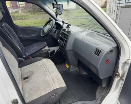 Білий Тойота Хіасє, об'ємом двигуна 2.4 л та пробігом 407 тис. км за 4200 $, фото 5 на Automoto.ua