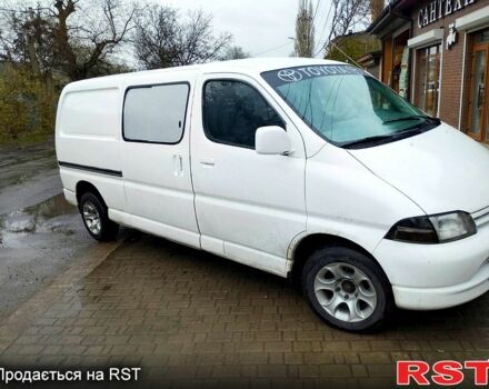 Білий Тойота Хіасє, об'ємом двигуна 2.4 л та пробігом 318 тис. км за 5300 $, фото 2 на Automoto.ua