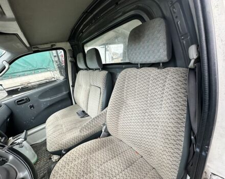 Белый Тойота Хиасе, объемом двигателя 0 л и пробегом 300 тыс. км за 3000 $, фото 4 на Automoto.ua