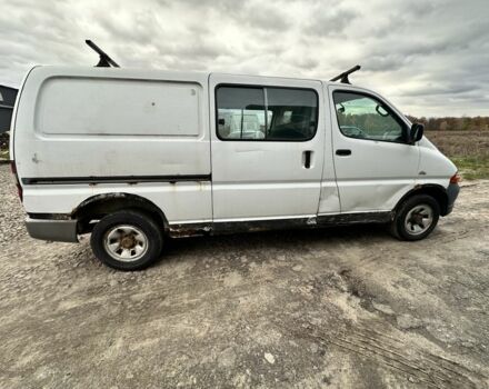 Белый Тойота Хиасе, объемом двигателя 0 л и пробегом 300 тыс. км за 3000 $, фото 2 на Automoto.ua