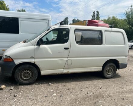 Білий Тойота Хіасє, об'ємом двигуна 2.5 л та пробігом 295 тис. км за 4100 $, фото 1 на Automoto.ua