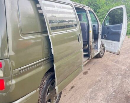 Белый Тойота Хиасе, объемом двигателя 2.5 л и пробегом 300 тыс. км за 3500 $, фото 4 на Automoto.ua