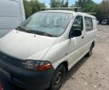 Білий Тойота Хіасє, об'ємом двигуна 2.5 л та пробігом 295 тис. км за 4100 $, фото 1 на Automoto.ua