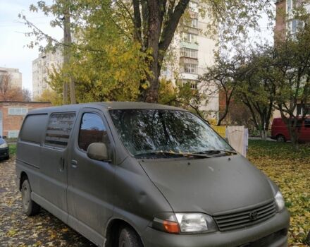 Белый Тойота Хиасе, объемом двигателя 2.5 л и пробегом 300 тыс. км за 3500 $, фото 1 на Automoto.ua