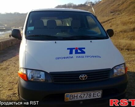 Белый Тойота Хиасе, объемом двигателя 2.5 л и пробегом 303 тыс. км за 6200 $, фото 2 на Automoto.ua