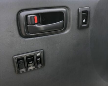 Белый Тойота Хиасе, объемом двигателя 2.5 л и пробегом 410 тыс. км за 9999 $, фото 9 на Automoto.ua