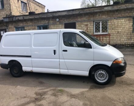 Белый Тойота Хиасе, объемом двигателя 2.5 л и пробегом 410 тыс. км за 9999 $, фото 3 на Automoto.ua