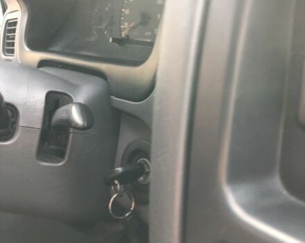 Белый Тойота Хиасе, объемом двигателя 2.5 л и пробегом 410 тыс. км за 9999 $, фото 10 на Automoto.ua