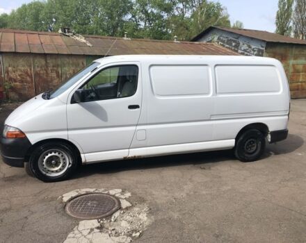 Белый Тойота Хиасе, объемом двигателя 2.5 л и пробегом 410 тыс. км за 9999 $, фото 2 на Automoto.ua