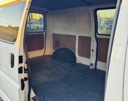 Белый Тойота Хиасе, объемом двигателя 2.5 л и пробегом 267 тыс. км за 5200 $, фото 7 на Automoto.ua