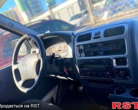Белый Тойота Хиасе, объемом двигателя 2.5 л и пробегом 270 тыс. км за 9300 $, фото 3 на Automoto.ua