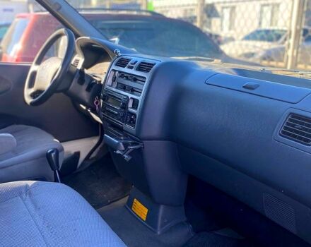 Белый Тойота Хиасе, объемом двигателя 2.5 л и пробегом 270 тыс. км за 9300 $, фото 2 на Automoto.ua