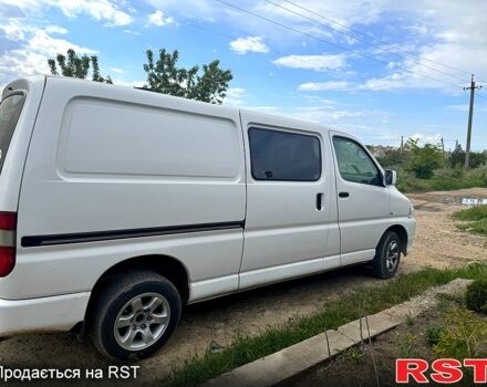 Белый Тойота Хиасе, объемом двигателя 2.5 л и пробегом 180 тыс. км за 12000 $, фото 3 на Automoto.ua