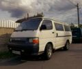 Белый Тойота Хиасе, объемом двигателя 2 л и пробегом 300 тыс. км за 2100 $, фото 1 на Automoto.ua