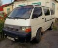 Белый Тойота Хиасе, объемом двигателя 2 л и пробегом 300 тыс. км за 2100 $, фото 3 на Automoto.ua