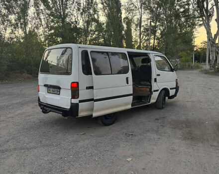 Білий Тойота Хіасє, об'ємом двигуна 2 л та пробігом 200 тис. км за 2000 $, фото 3 на Automoto.ua