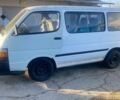 Белый Тойота Хиасе, объемом двигателя 1.8 л и пробегом 300 тыс. км за 894 $, фото 1 на Automoto.ua