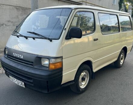 Белый Тойота Хиасе, объемом двигателя 2 л и пробегом 210 тыс. км за 4200 $, фото 1 на Automoto.ua