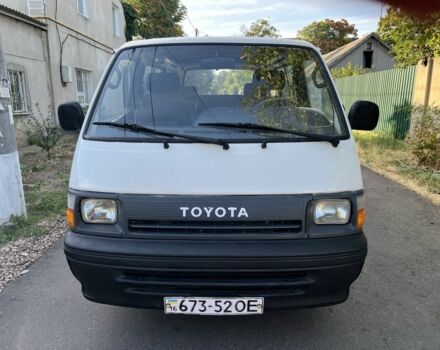 Белый Тойота Хиасе, объемом двигателя 2 л и пробегом 210 тыс. км за 4200 $, фото 5 на Automoto.ua
