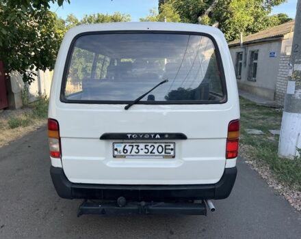 Белый Тойота Хиасе, объемом двигателя 2 л и пробегом 210 тыс. км за 4200 $, фото 2 на Automoto.ua