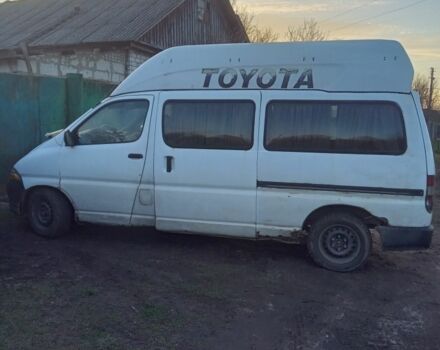 Білий Тойота Хіасє, об'ємом двигуна 2.4 л та пробігом 550 тис. км за 3100 $, фото 1 на Automoto.ua