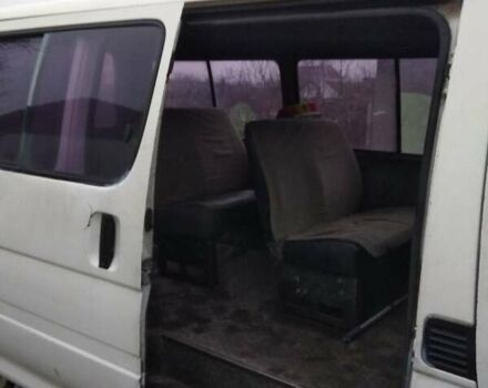 Белый Тойота Хиасе, объемом двигателя 2.4 л и пробегом 1000 тыс. км за 2500 $, фото 2 на Automoto.ua