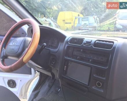 Белый Тойота Хиасе, объемом двигателя 2.45 л и пробегом 580 тыс. км за 4300 $, фото 5 на Automoto.ua