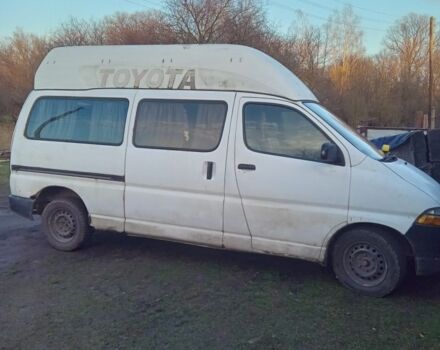 Білий Тойота Хіасє, об'ємом двигуна 2.4 л та пробігом 550 тис. км за 3100 $, фото 2 на Automoto.ua