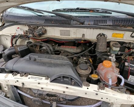 Белый Тойота Хиасе, объемом двигателя 2.4 л и пробегом 370 тыс. км за 9200 $, фото 9 на Automoto.ua